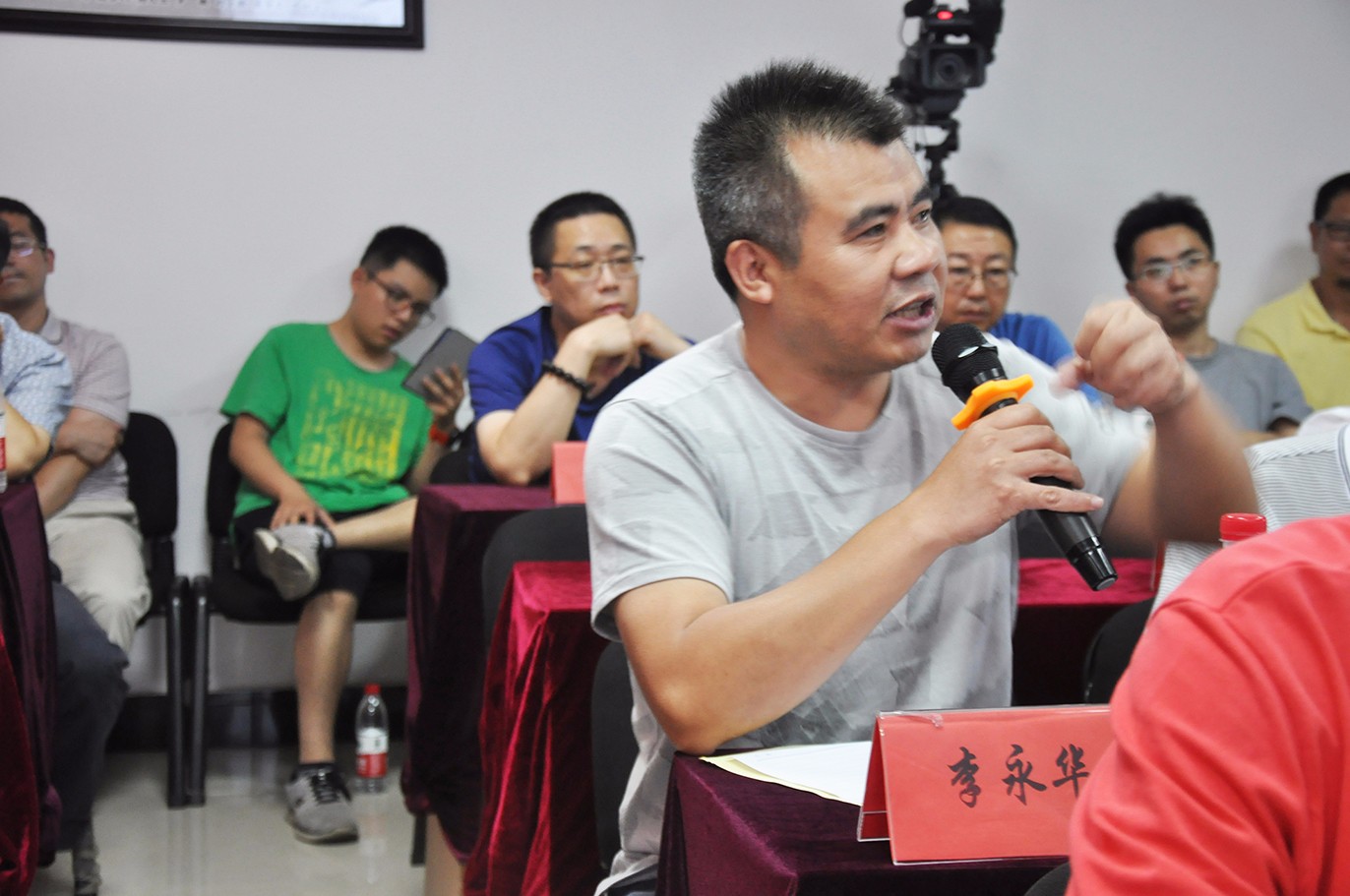 現(xiàn)場討論1-.jpg 現(xiàn)場討論1-.jpg